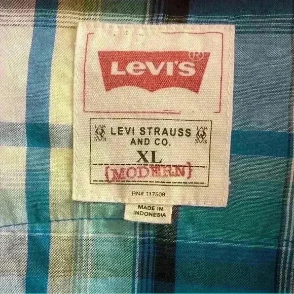 Levi’s Strauss &‎ co, men’s plaid double breasted snap up shirt. XL - Picture 6 of 7
